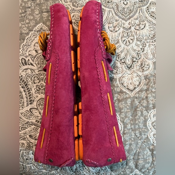 Neon pink UGG Moccasins - Picture 2 of 3